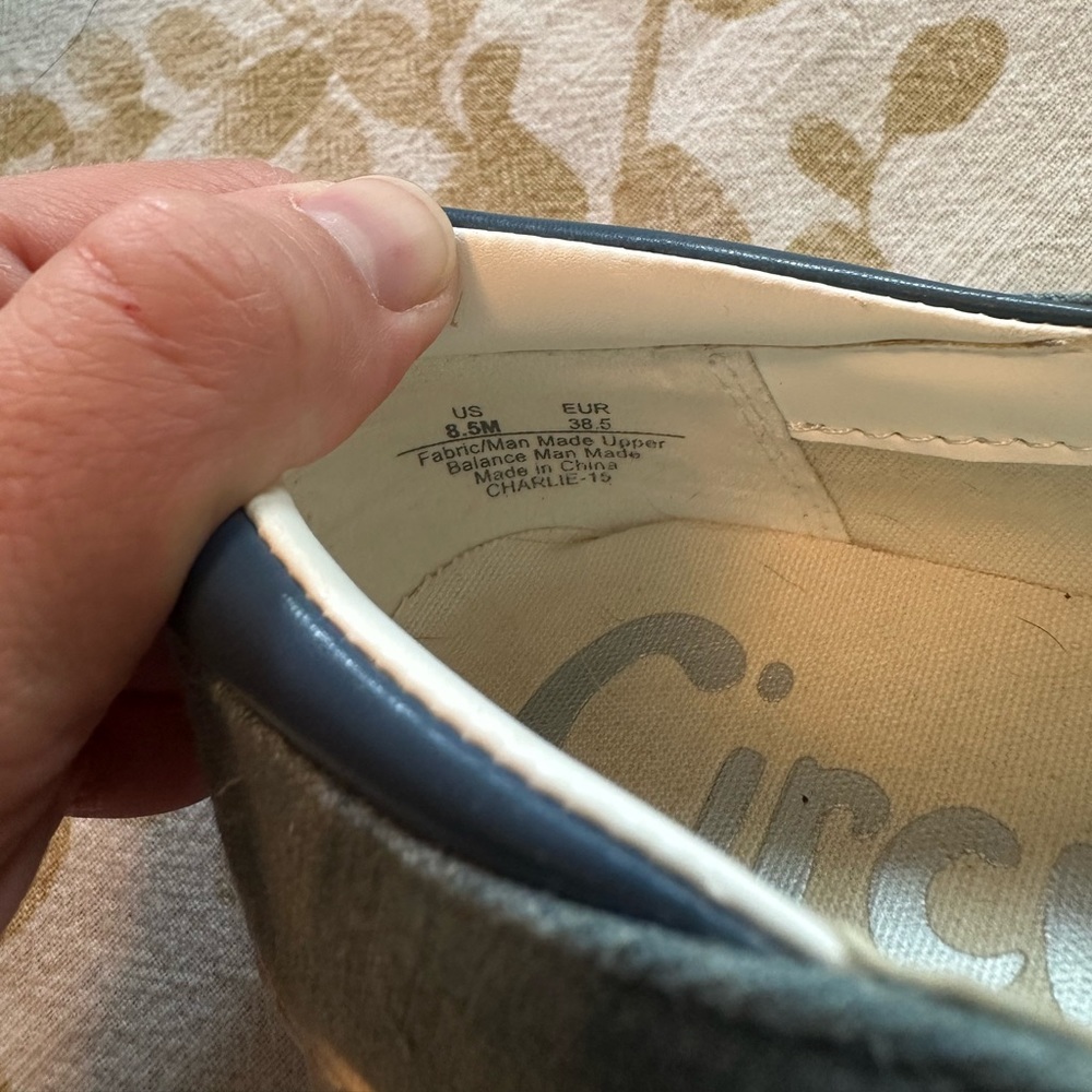 Sam Edelman slip ons - Picture 4 of 4